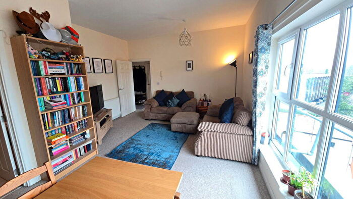 1 Bedroom Flat For Sale In Taylers Court, Pelican Lane, Newbury, RG14