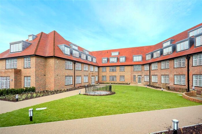 2 Bedroom Apartment To Rent In Linden Court, Lesbourne Road, Reigate, Surrey, RH2