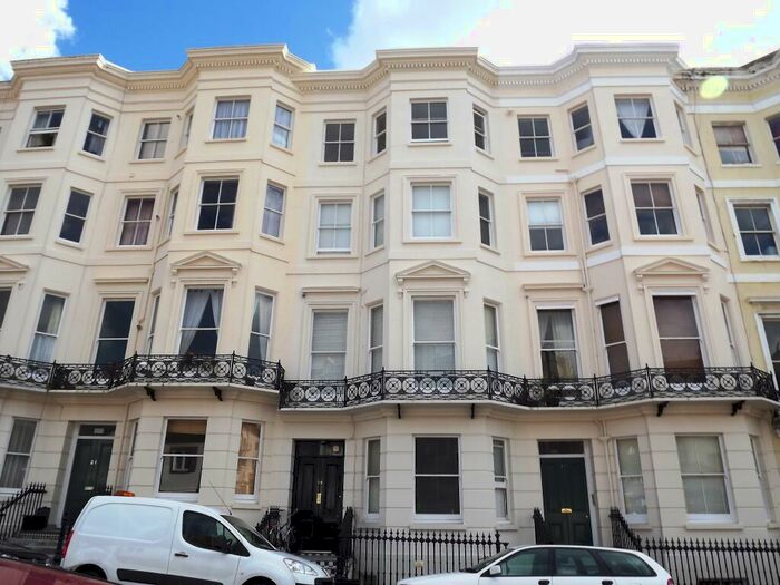 Flat To Rent In Holland Road, Hove, BN3