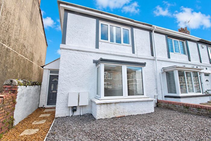 2 Bedroom Apartment To Rent In Redlands Road, Penarth, CF64