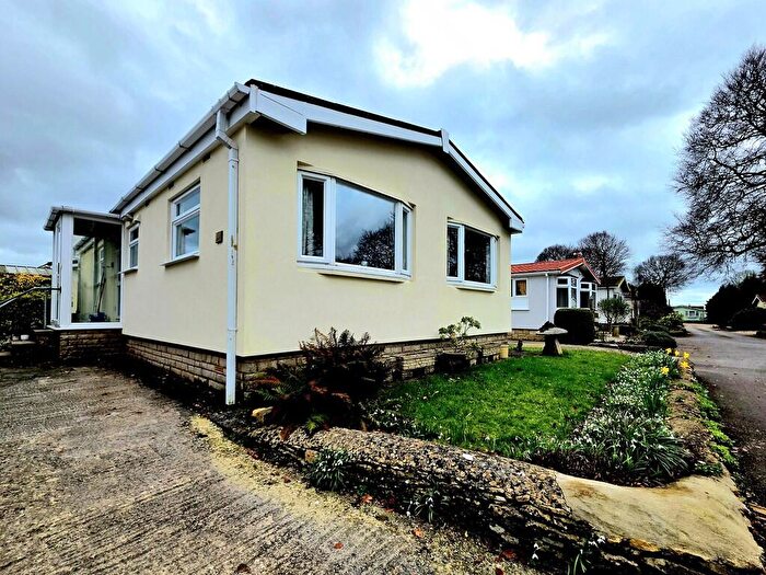 2 Bedroom Park Home For Sale In Hampton Fields, Minchinhampton, GL6