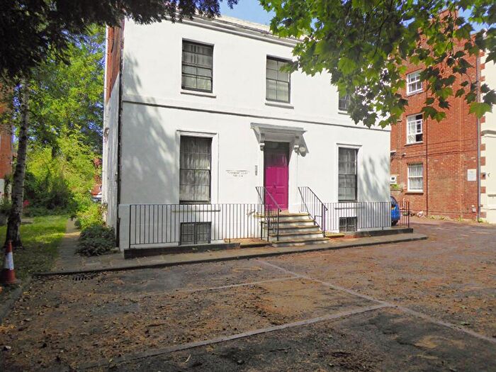 1 Bedroom Apartment To Rent In Turnberry Court, Muirfield Close, Reading, RG1