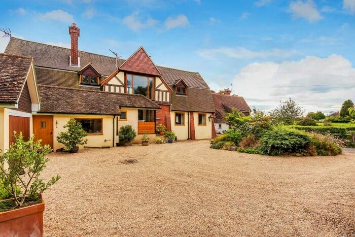 3 Bedroom Property For Sale In Henfold Lane, Holmwood, RH5