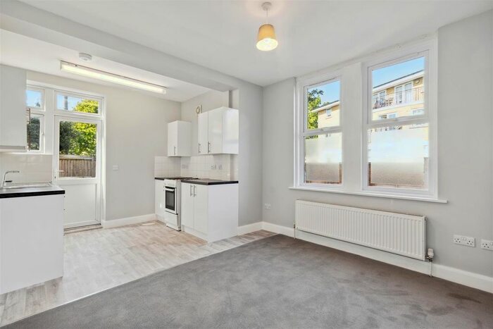 2 Bedroom Property To Rent In Acton Lane, London, W4