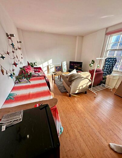 2 Bedroom Flat To Rent In Stoke Newington High Street, N16