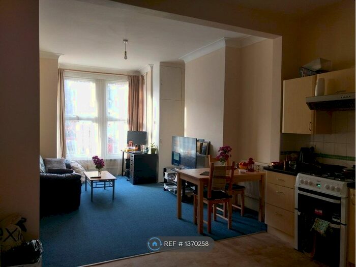1 Bedroom Flat To Rent In Ilford, Ilford, IG1