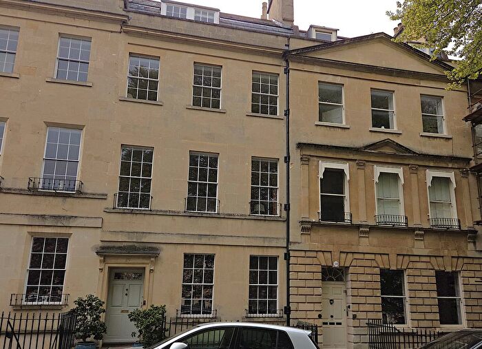 1 Bedroom Flat For Sale In St James Square, Bath, BA1