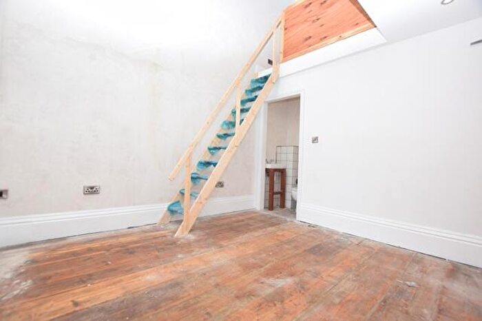 House To Rent In Top Right Room, - Bank Street, Sheffield, S1