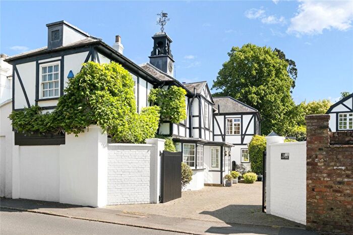 5 Bedroom Detached House For Sale In Halliford Road, Shepperton, TW17