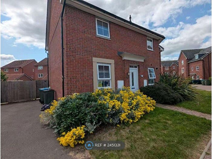2 Bedroom Maisonette To Rent In Tawny Grove, Coventry, CV4