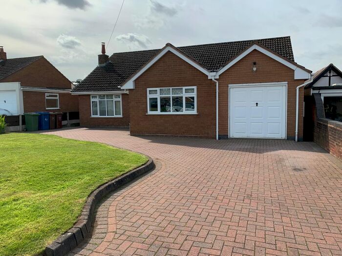 3 Bedroom Detached Bungalow To Rent In Poplar Lane, Cannock, WS11