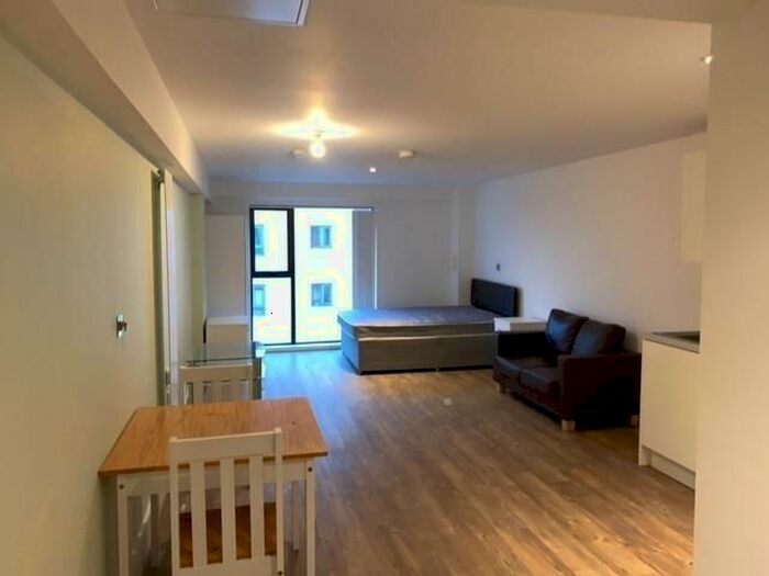 Studio To Rent In Scholes Street, Oldham, OL1