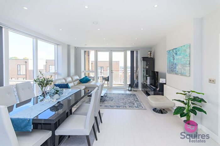 1 Bedroom Flat For Sale In Henry Darlot Drive, Garrison Heights, NW7