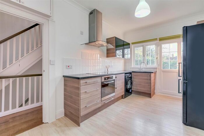 2 Bedroom Flat To Rent In Bedford Corner, The Avenue, London, W4