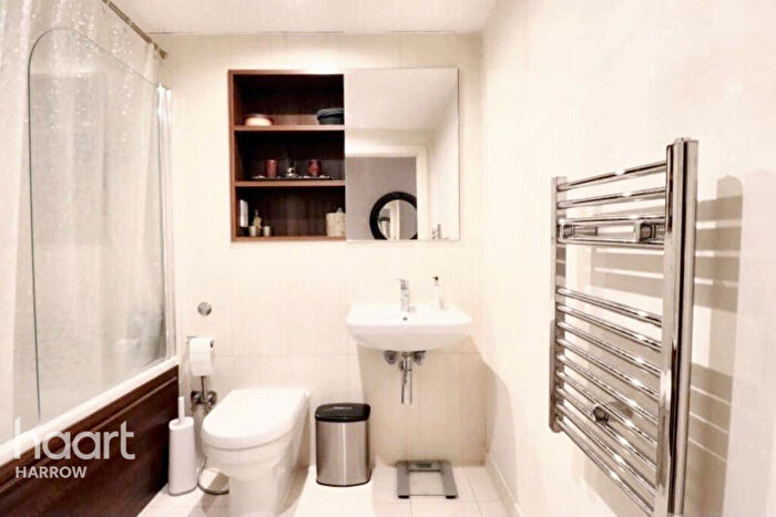 1 Bedroom Apartment For Sale In Howard Road, Stanmore, HA7