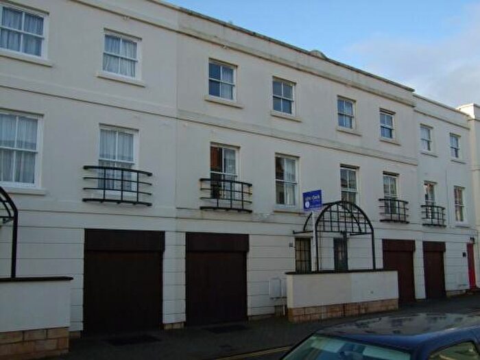 2 Bedroom House To Rent In Grosvenor Place South, GL52