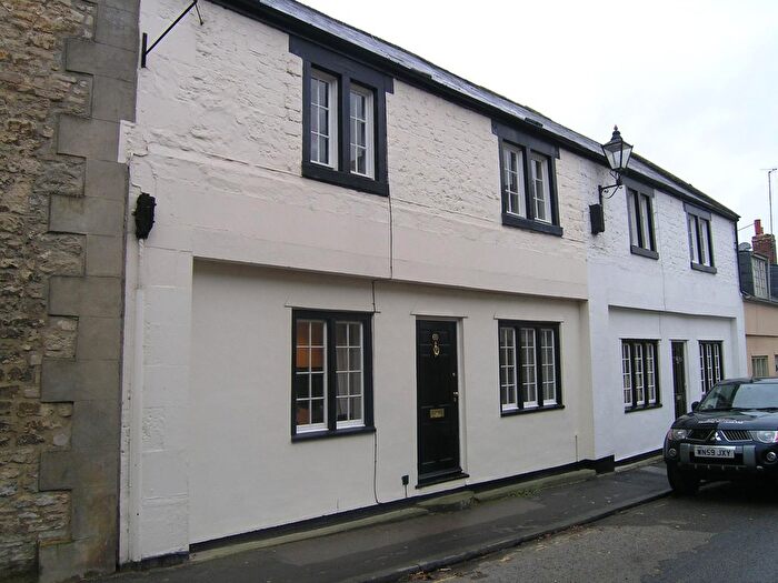 2 Bedroom Property To Rent In Church Street, Calne, SN11