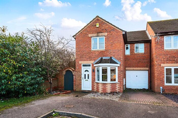 3 Bedroom Semi-Detached House For Sale In Odin Close, Bedford, MK41