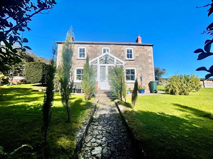 4 Bedroom Detached House For Sale In Bell Lake, Camborne, TR14