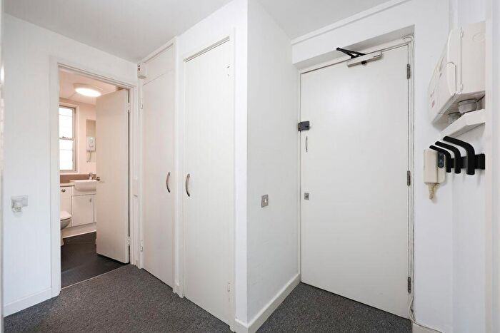 1 Bedroom Apartment For Sale In Ambrose Road | Cliftonwood, BS8 - Photo 5