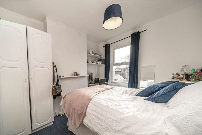3 Bedroom Terraced House For Sale In Trevelyan Road, London, SW17