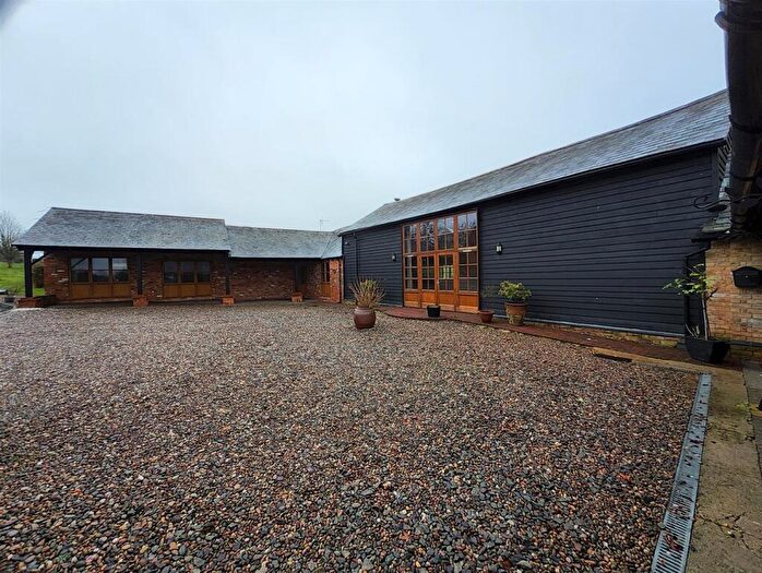 4 Bedroom Barn Conversion To Rent In The Granary, Old Lower Dean Farm, Dean Road, Stewkley, Buckinghamshire, LU7