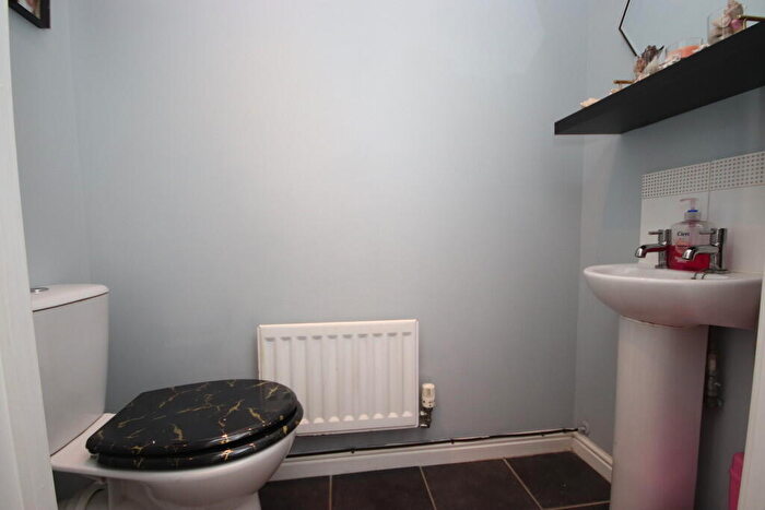 2 Bedroom Terraced House For Sale In Holders Close, Billingshurst, RH14