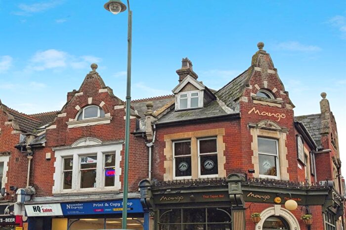 3 Bedroom Flat To Rent In Portswood Road, SO17
