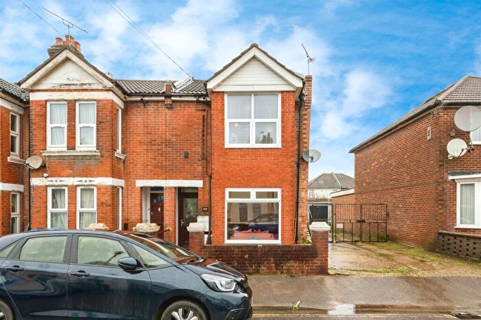 1 Bedroom Maisonette For Sale In Malmesbury Road, Southampton, SO15