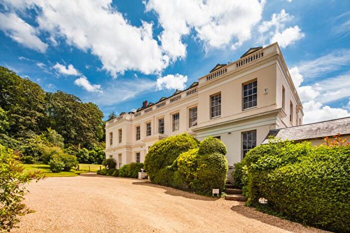 2 Bedroom Flat To Rent In Flat Sulham House, Sulham, RG8