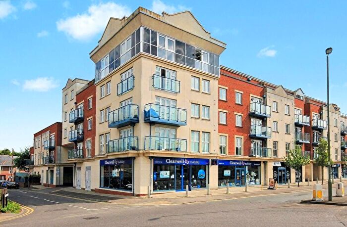 2 Bedroom Flat For Sale In Goldsworth Road, Woking, GU21