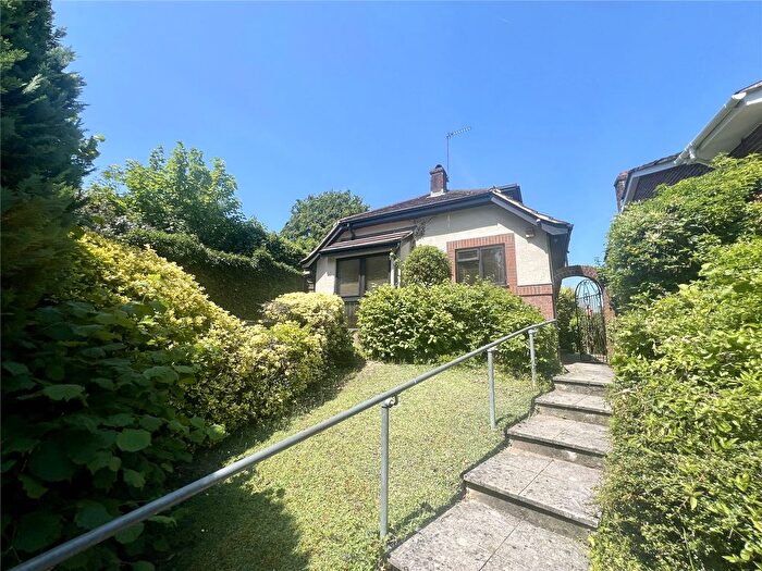 2 Bedroom Detached House For Sale In The Mount, Guildford, Surrey, GU2