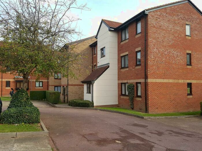 1 Bedroom House To Rent In Magpie Close, Enfield, EN1