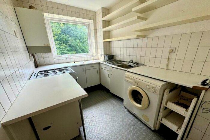 1 Bedroom Flat To Rent In Hackness Road, Manchester, M21