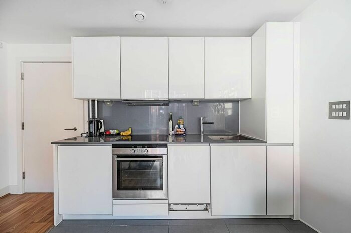 Studio To Rent In Caspian Wharf, Bow, London, E3