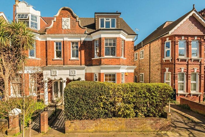 2 Bedroom Flat To Rent In Wolverton Gardens, Ealing, W5