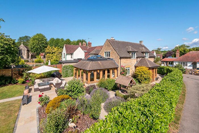 4 Bedroom Semi-Detached House For Sale In Old School Lane, Wilmcote, CV37
