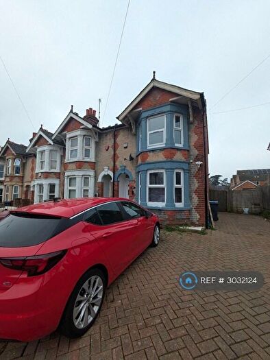 2 Bedroom Flat To Rent In Northumberland Avenue, Reading, RG2