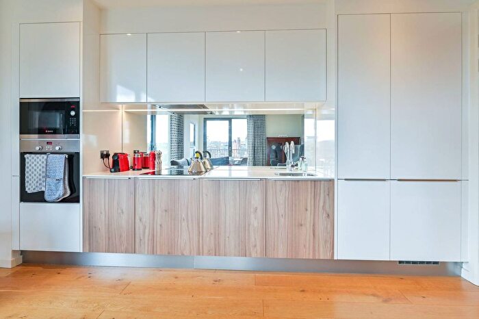 3 Bedroom Flat For Sale In Camberwell Passage, Camberwell, London, SE5