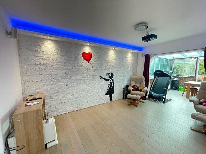 3 Bedroom End Of Terrace House To Rent In Lynton Road, Harrow, HA2