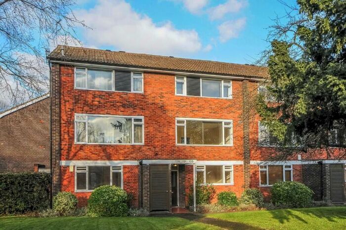 3 Bedroom Flat To Rent In Thurlow Park Road, West Dulwich, SE21