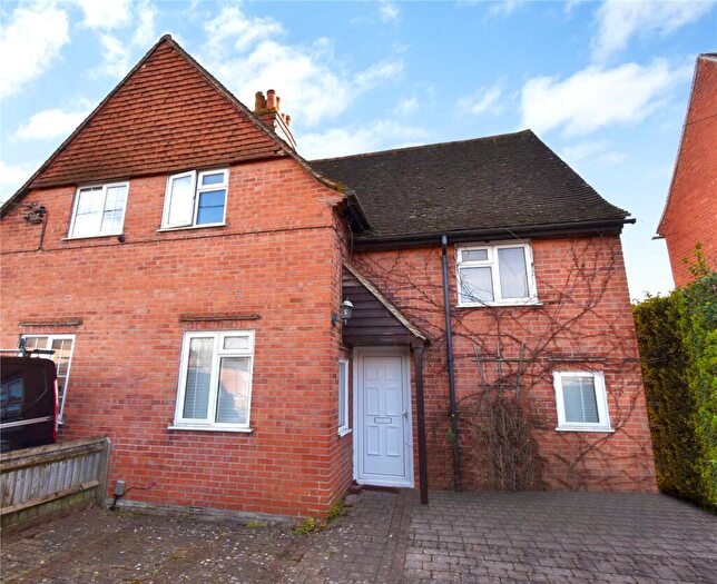 3 Bedroom Semi-Detached House To Rent In Wessex Road, Didcot, Oxfordshire, OX11