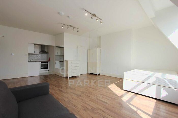 Studio To Rent In Parsifal Road, West Hampstead, London, NW6