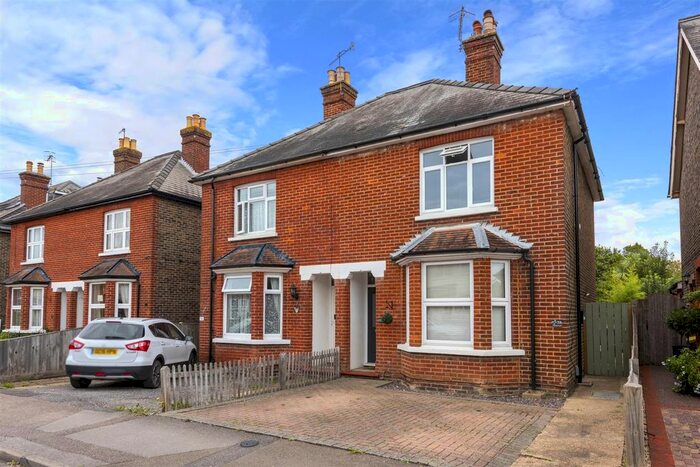 1 Bedroom Maisonette To Rent In Lumley Road, Horley, RH6