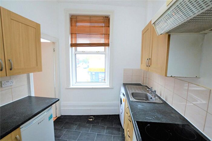 Apartment To Rent In Norwood Road, London, SE27