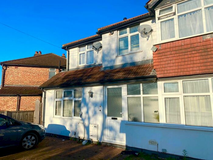 2 Bedroom Flat To Rent In Streatfield Road, Harrow, HA3