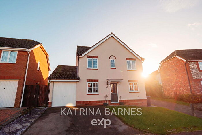 4 Bedroom Detached House For Sale In Broadoaks Crescent, Kings Park, Braintree, CM7
