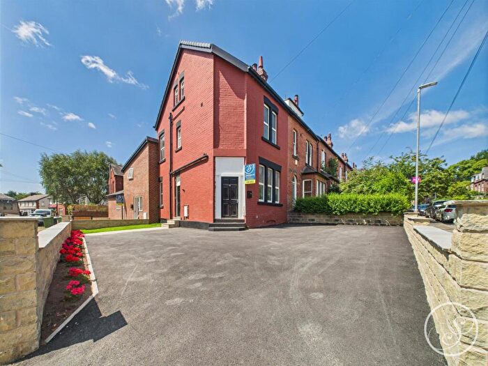 4 Bedroom End Of Terrace House For Sale In Broomfield Road, Leeds, LS6