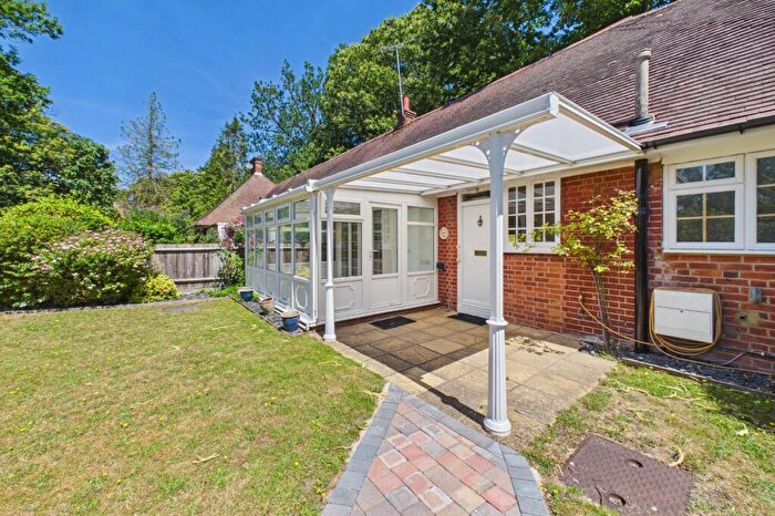 2 Bedroom Bungalow To Rent In Victoria Hill Road, Fleet, Hampshire, GU51