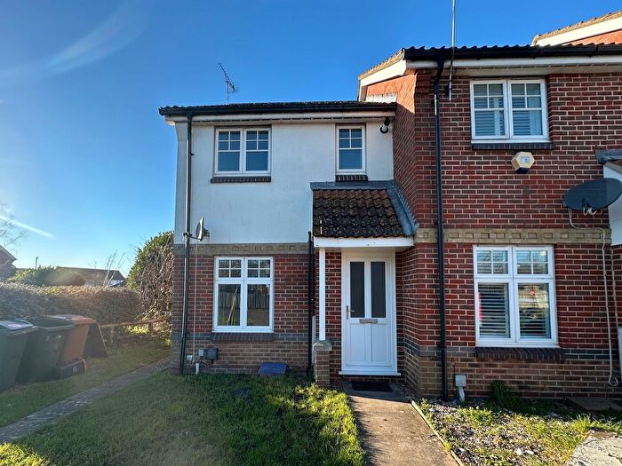 2 Bedroom Property To Rent In Gordon Close, Ashford, TN24